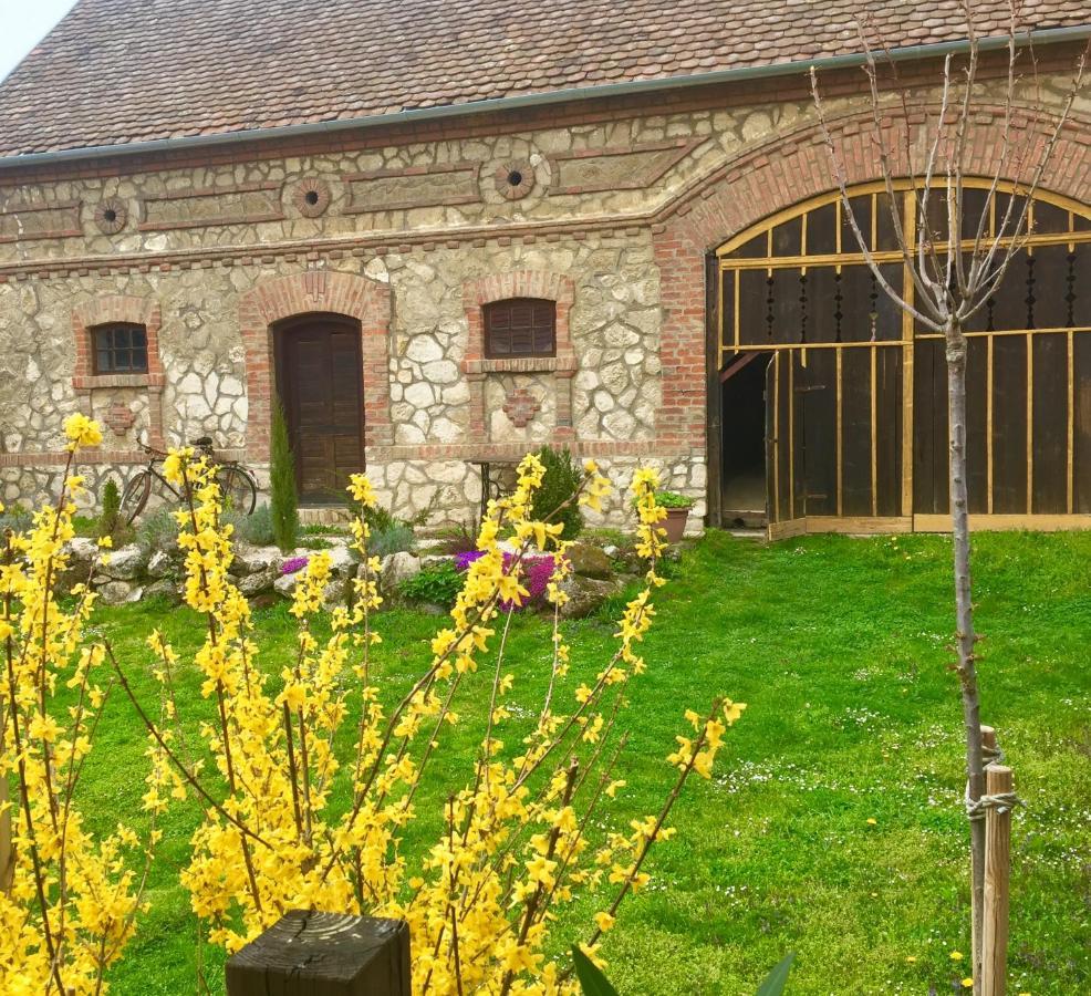 Hotel Levendula Porta és Pajtaszínház Orfű Exterior foto