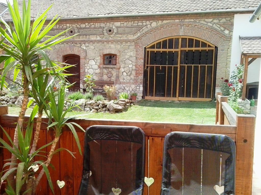 Hotel Levendula Porta és Pajtaszínház Orfű Exterior foto