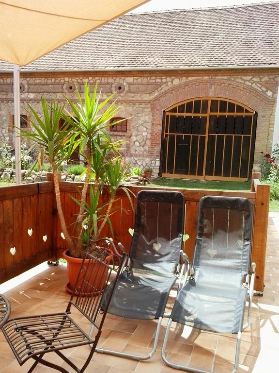 Hotel Levendula Porta és Pajtaszínház Orfű Exterior foto