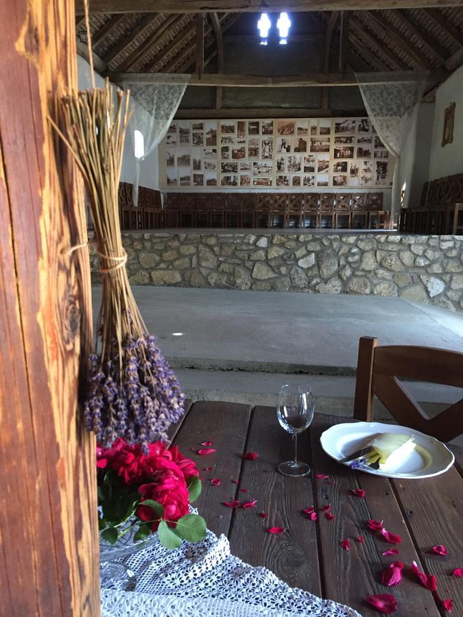 Hotel Levendula Porta és Pajtaszínház Orfű Exterior foto