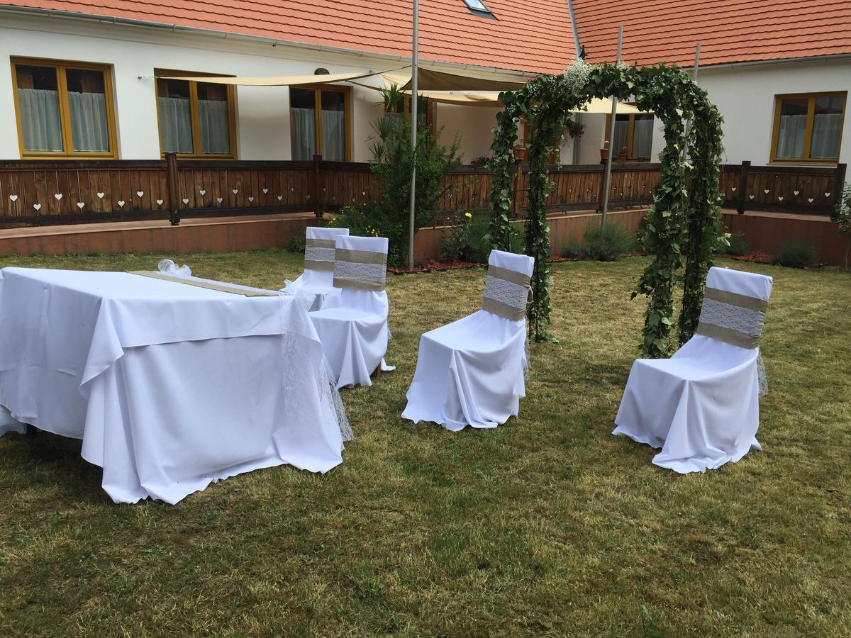 Hotel Levendula Porta és Pajtaszínház Orfű Exterior foto